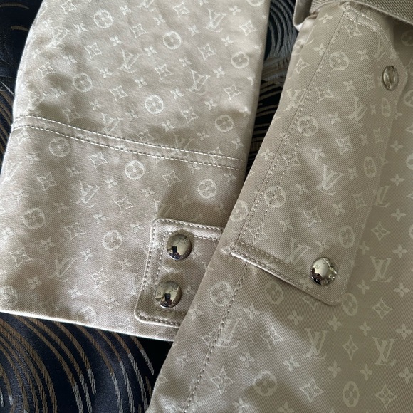 Louis Vuitton Monogram coat with stainless steel belt jacket - Picture 10 of 12